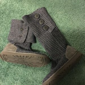 UGGS DARK GRAY CLASSIC CARDY BOOT!